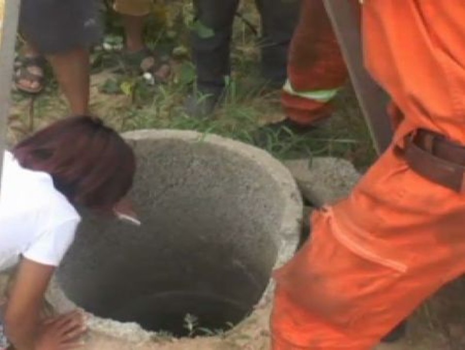 Rescatan a una niña de 6 años tras caer a un pozo en China
