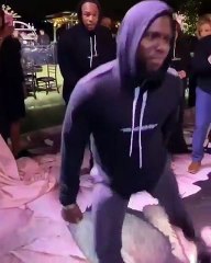 Cette vidéo de la chute de Kevin Hart fait vibrer la Toile. Regardez !