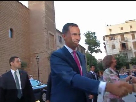 Los Reyes transforman la cena de autoridades en un cóctel con 300 representantes de la sociedad balear