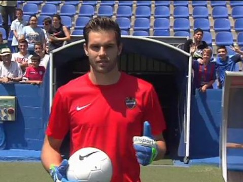 Jesús Fernández presentado en el Levante