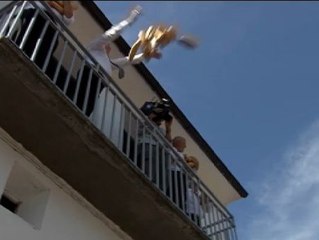 Llueve pan y queso para los vecinos de la localidad