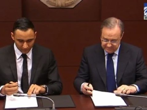 Keylor Navas firma su contrato con el Real Madrid