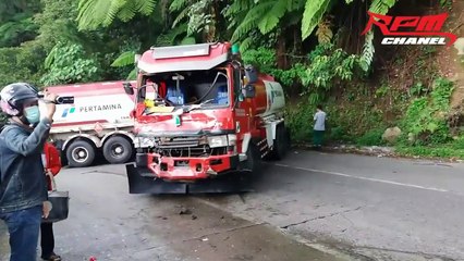 Indonésie :  les freins d’un bus de touristes ont lâchés dans une descente.