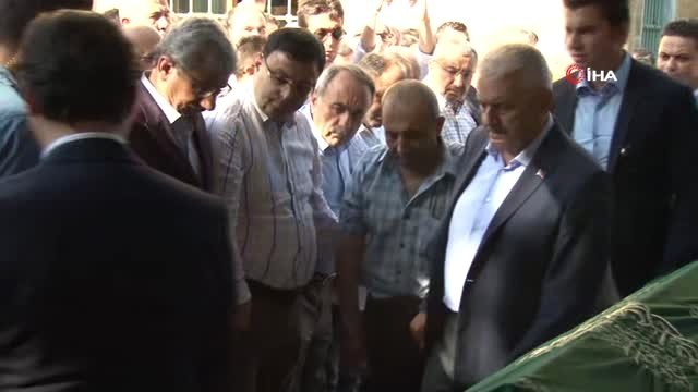 AK Parti İBB Başkan Adayı Binali Yıldırım, sandık başında hayatını kaybeden Özgür Zengin'in...