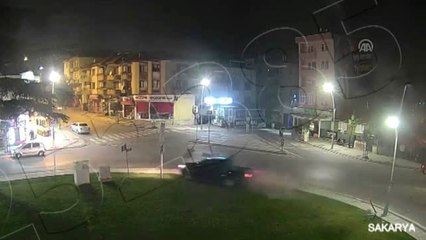 Sakarya ve Bolu'daki trafik kazaları MOBESE kameralarında