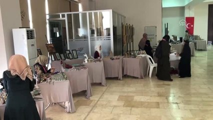 Suriyeli kadınlardan el işi sergisi ve kermes
