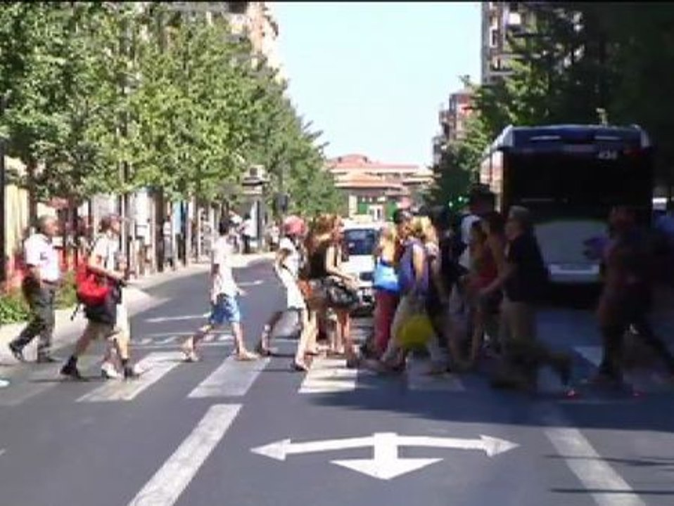 Indignación entre los granadinos por la escasa duración de los semáforos