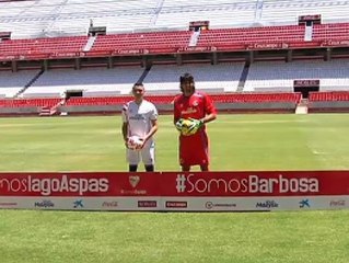 El Sevilla presenta a Iago Aspas y Barbosa
