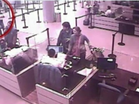 Detenida una pareja española en el aeropuerto de Bogotá cuando intentaban volver a España con un niño comprado