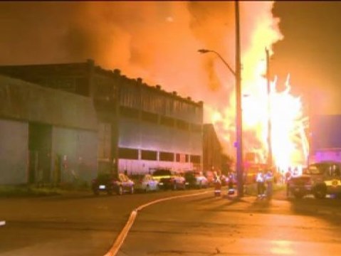 Continúan las labores de extinción del incendio del la Vall D'Uixó