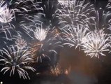 Fuegos artificiales cierran el Día de la Bastilla en París