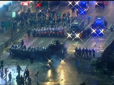 Graves enfrentamientos en Buenos Aires tras la derrota de su selección en el mundial de fútbol