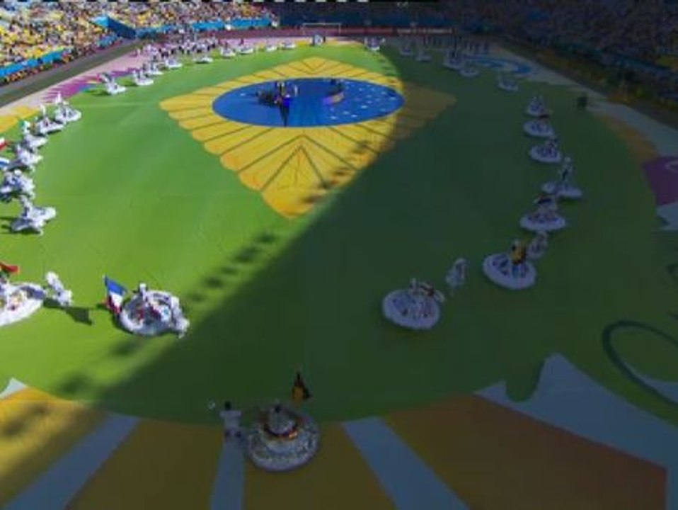 Shakira y Carlinhos Brown ponen en pie a Maracaná