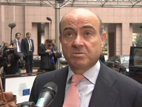 De Guindos dice que la carga fiscal sobre un sueldo medio en España se ha reducido un 30 por ciento