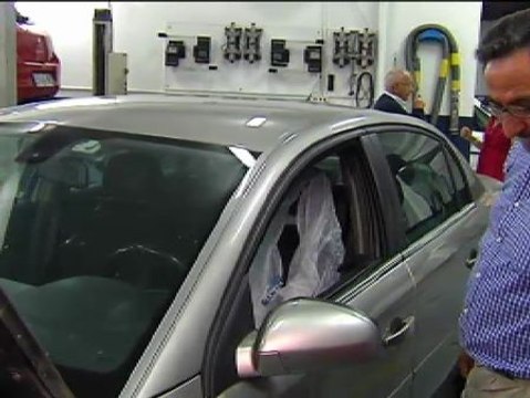 La DGT pide a los conductores que revisen el estado de los coches antes de salir de viaje