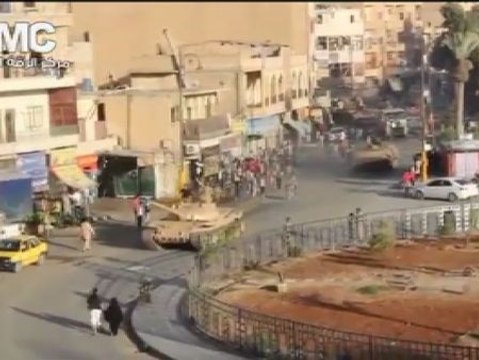 Exhibición de fuerza de los yihadistas del ISIS en Siria