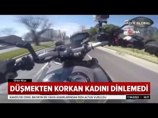 Motorsikletiyle E-5'te Ön Kaldırdı ve Makas Attı