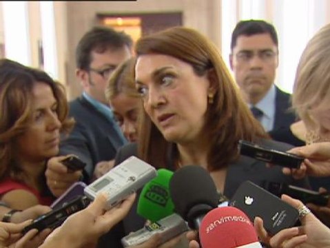 El PSOE considera inaceptable la fórmula elegida por el Gobierno para aforar al rey Juan Carlos