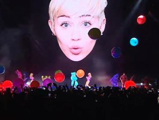 Miley Cyrus llega a Madrid con su "Bangerz Tour"