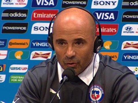 El seleccionador chileno dice que ningún momento es bueno para jugar contra España