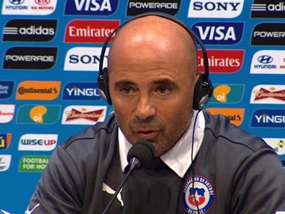 El seleccionador chileno dice que "ningún momento es bueno para jugar contra España"