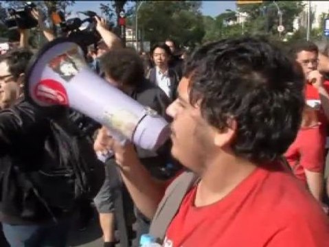 Duros enfrentamientos en Sao Paulo antes del primer partido del Mundial