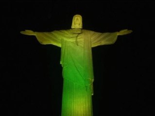 El Cristo de Corcovado se pone la "canarinha"