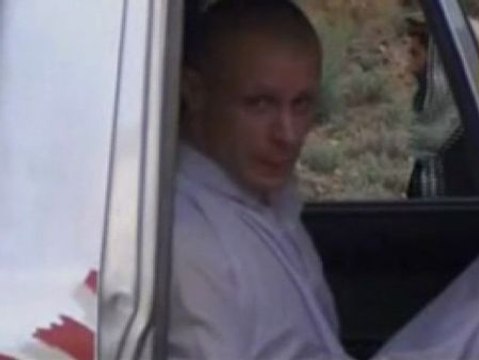 Los talibanes difunden las imágenes de la liberación del soldado estadounidense