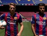 Delofeu y Rafinha lucen las nuevas camisetas