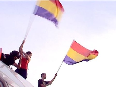 Decenas de miles de personas piden en Sol la Tercera República