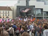 Miles de manifestantes en contra del ascenso del Frente Nacional en Francia