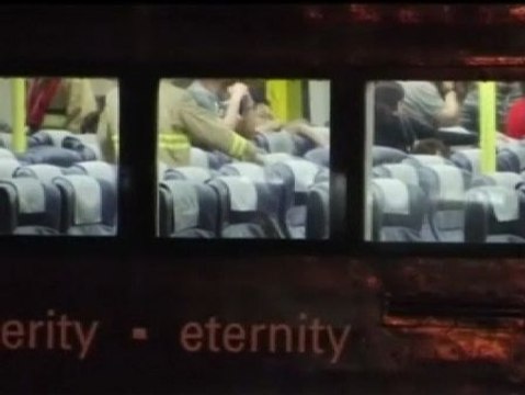 Colisión entre un ferry y un carguero en aguas de Hong-Kong