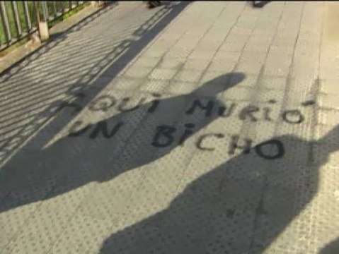 Crueles pintadas contra Carrasco en la pasarela