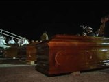 Llegan a Sicilia los cadáveres de los 17 inmigrantes fallecidos
