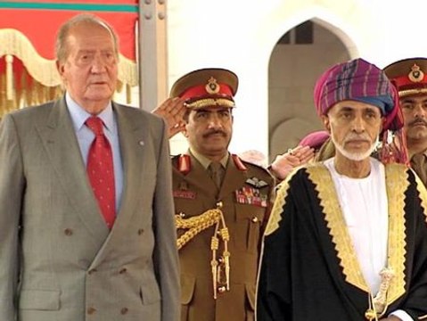 El Rey, recibido con honores en Omán