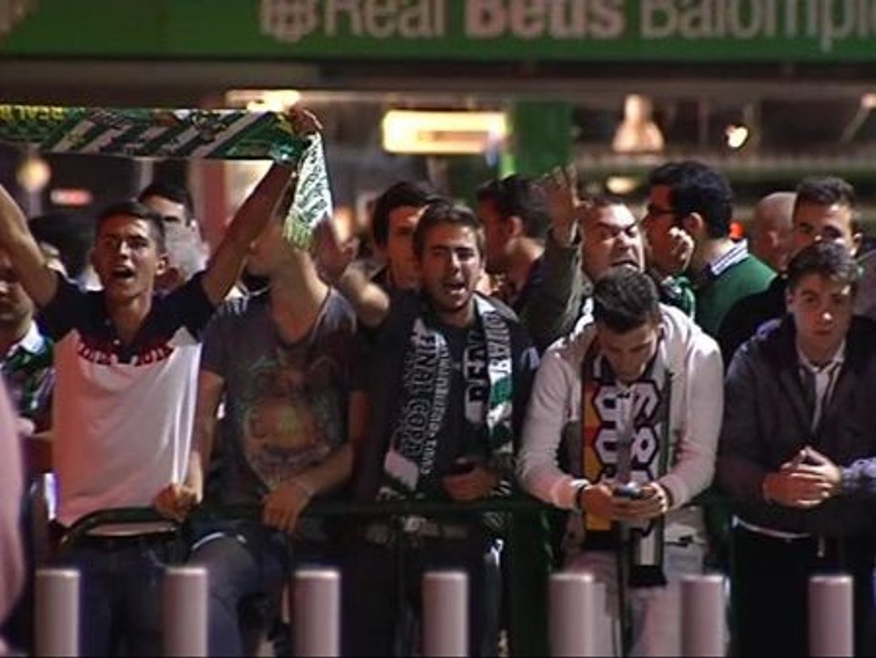 Aficionados del Betis piden la dimisión de la directiva