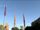 Banderas a media asta en el Camp Nou por Tito Vilanova