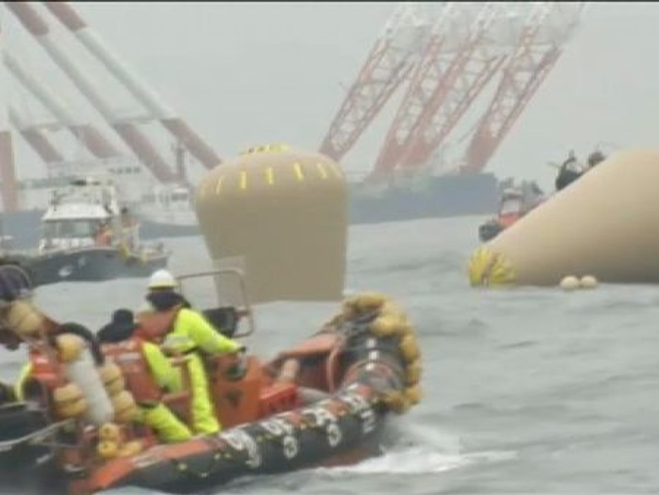 Ya son 28 los cadáveres recuperados tras el hundimiento del ferry en Corea del Sur