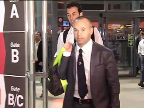 Caras largas en el regreso del Barça a Barcelona