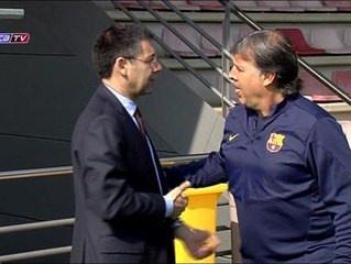 Bartomeu acude al entrenamiento para escenificar su apoyo a la plantilla