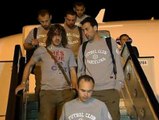 Caras tristes entre los jugadores del Barça a su llegada a la ciudad condal