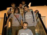 Caras tristes entre los jugadores del Barça a su llegada a la ciudad condal