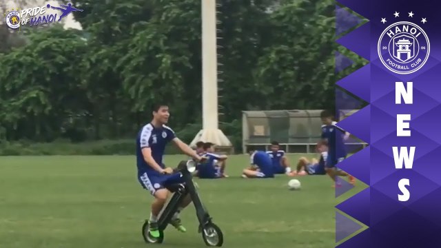 Bạn sẽ như cảm thấy được quay trở lại tuổi học trò sau khi xem xong clip này của Duy Mạnh | HANOI FC