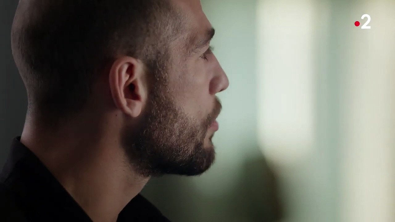 Manu n'a pas l'intention d'abandonner l'enquête (Ep216)