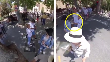 Il filme ses pickpockets sans le savoir grâce à sa caméra 360°