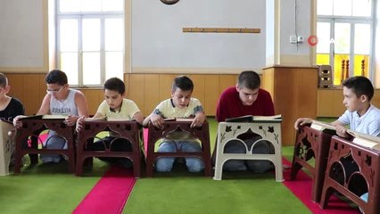 Kur'an-ı Kerim öğrenen çocuklara ücretsiz tıraş