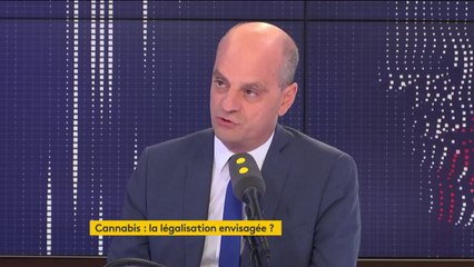 " Le cannabis est nuisible, toutes les études montrent à quel point c’est extrêmement mauvais pour le cerveau" affirme Jean-Michel Blanquer. "Je ne pense pas que ce soit un bon message d’aller vers la légalisation. Je pense tout le contraire."