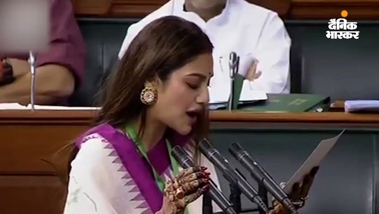 अभिनेत्री से सांसद बनीं नुसरत और मिमी ने शपथ ली