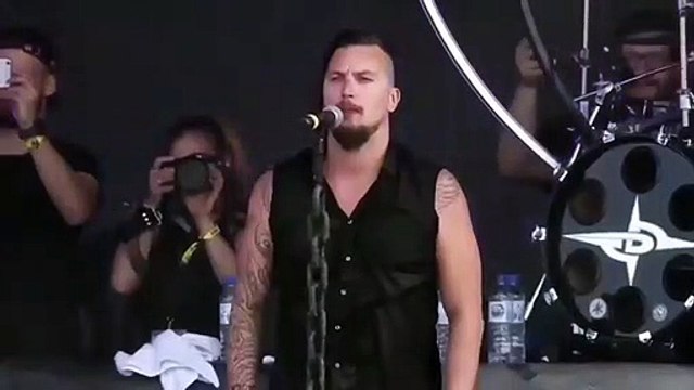 Des milliers de fans font un Wall of Death au Hellfest 2019 - Dagoba