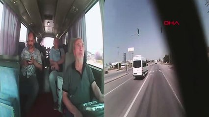 SAKARYA İŞÇİ SERVİSİNDEKİ DEHŞET ANLARI SANİYE SANİYE KAMERAYA YANSIDI